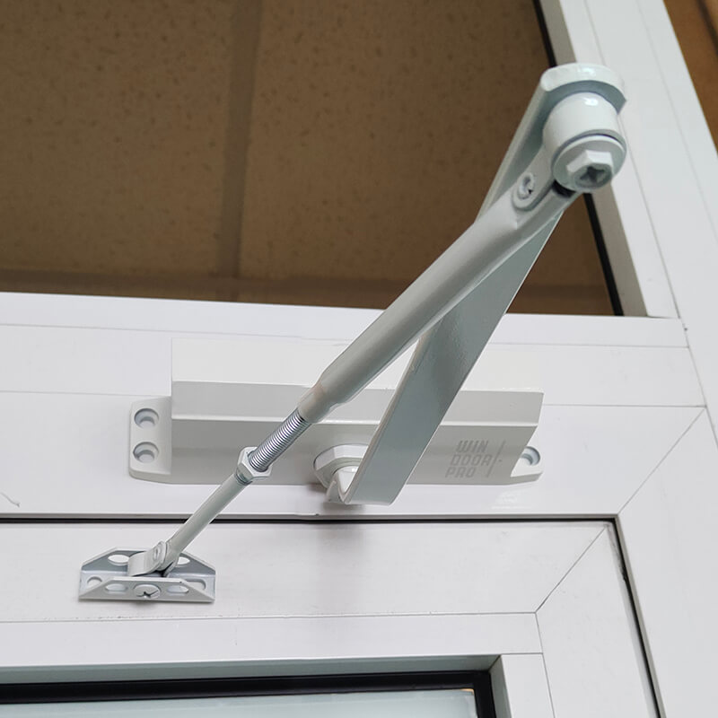 Доводчик на уличную дверь – полезный атрибут для максимального комфорта | Фабрика дверей Portalle