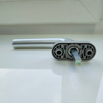 Фото Ручка оконная Roto SAMBA,  серебро, штифт 37 мм